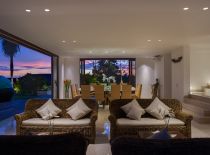 Villa Rose in Pandawa Cliff Estate, Cenar en la puesta del sol